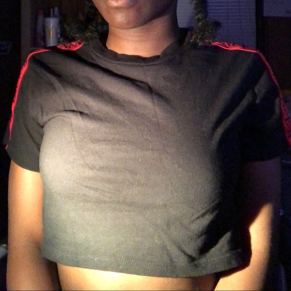 Forever 21 Tops - red and black crop top